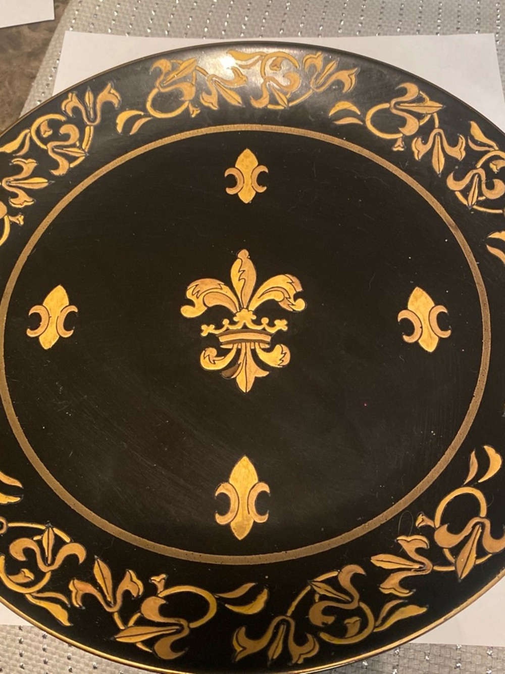 Andrea By Sadek Black and Gold Fleur-de-Lis Accent Plate